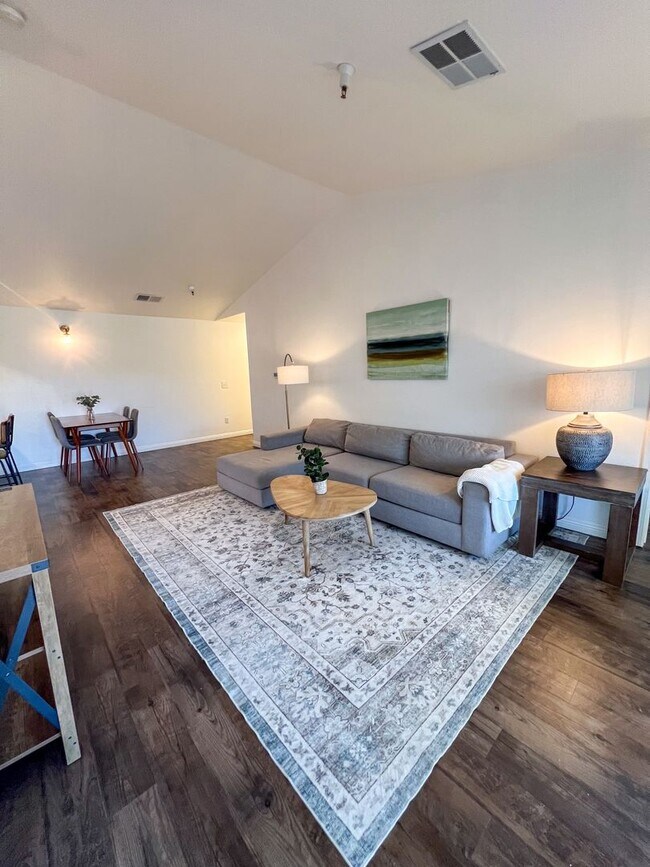 Photo - Fully Furnished Stunner Close to UNR!! Unit 133