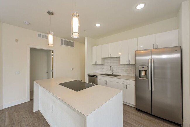 Photo - 3500 S Corona St Unit 206