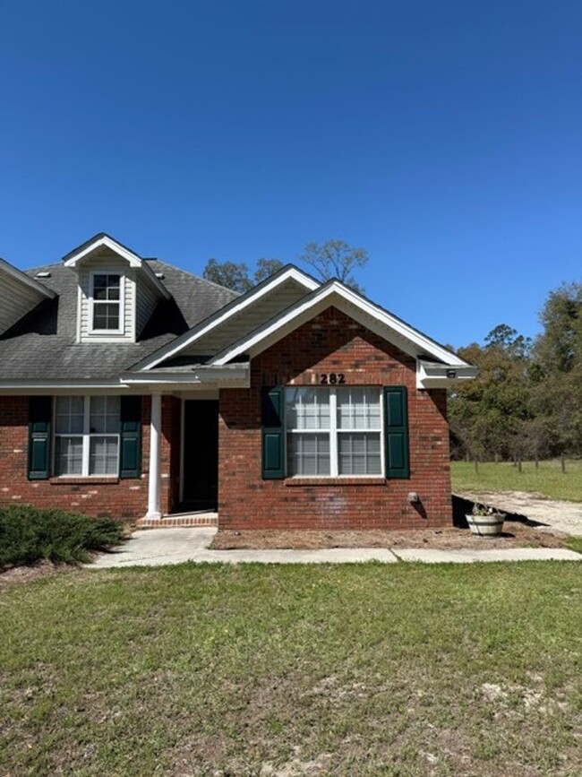 Building Photo - 2 Bedroom 2 Bath Duplex Rental