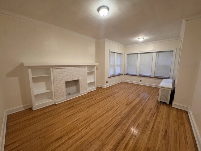 Building Photo - 8046 S Langley Ave Unit 1