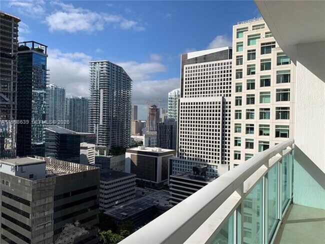 Building Photo - 950 Brickell Bay Dr Unit 950 Brickell Bay Dr # 2801