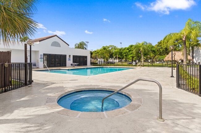 Photo - 215 Lake Pointe Dr