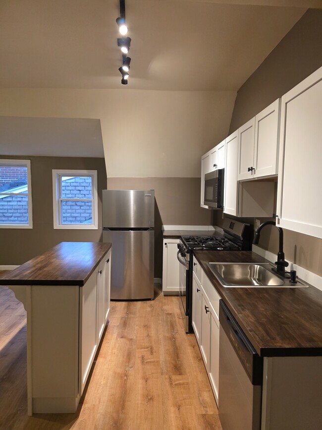 Photo - 5487 Hays St Unidad 3