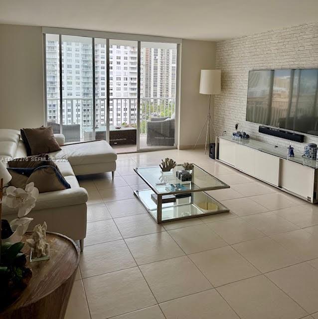 Building Photo - 2801 NE 183rd St Unit 1208W