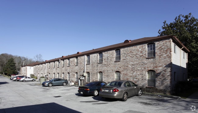 Building Photo - Chateau Royale West Rental