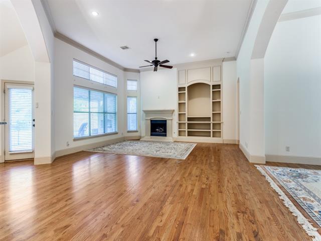 Photo - 629 Creekview Ln