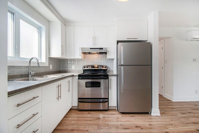 Photo - 344-368 Tillbury Av