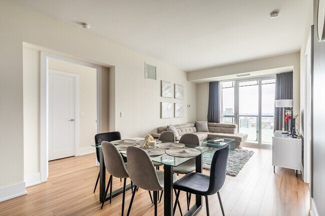 Photo - 299 Front St W Unit ID1346017P