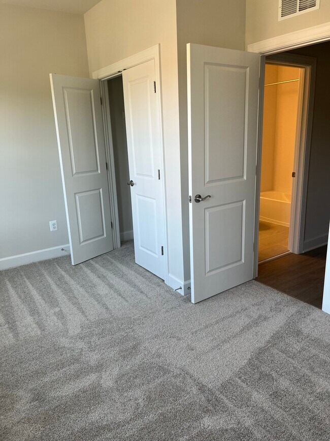 Photo - 3581 Carnaby St