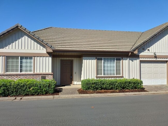 Building Photo - 3328 Lake Glenn Dr