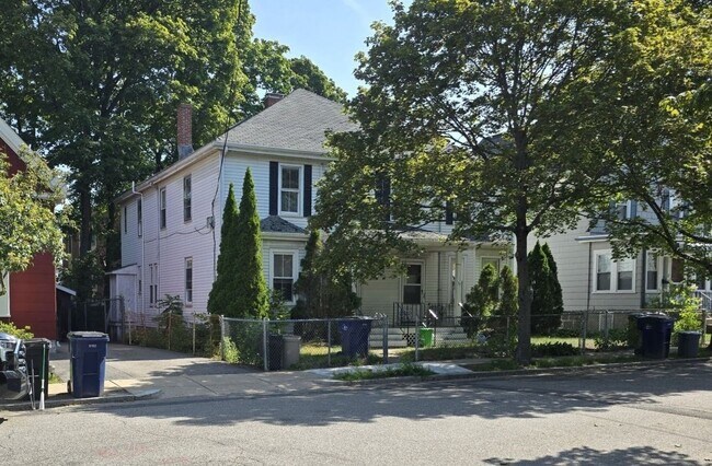 Building Photo - 59 Clement Ave