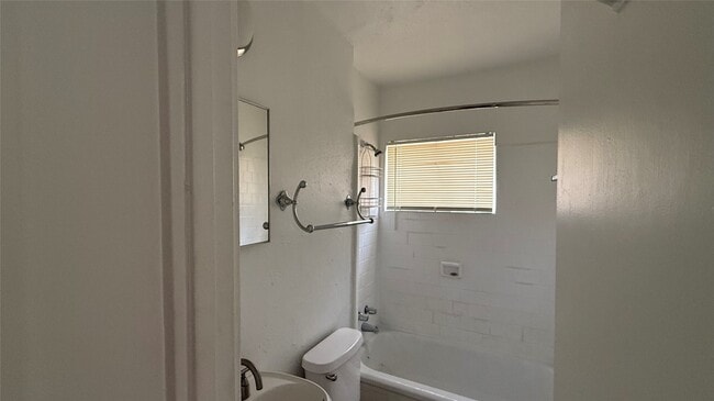 Photo - 5611 Jackson St Unidad 01