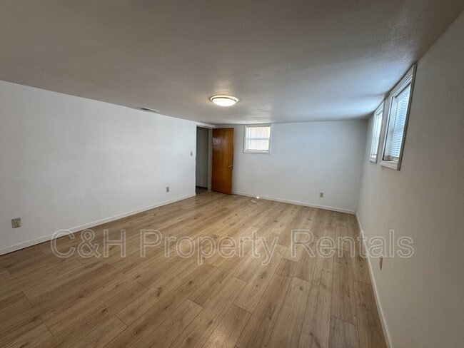 Photo - 841 1/2 Cook Avenue