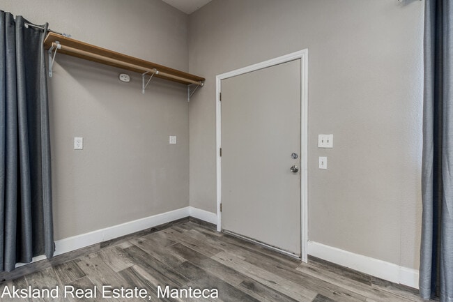 3009 W Lathrop Rd Unit 1