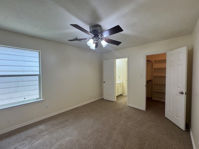 Building Photo - 3809 Brinkman St