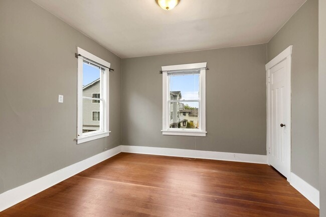 Photo - 2106 Dexter Ave N