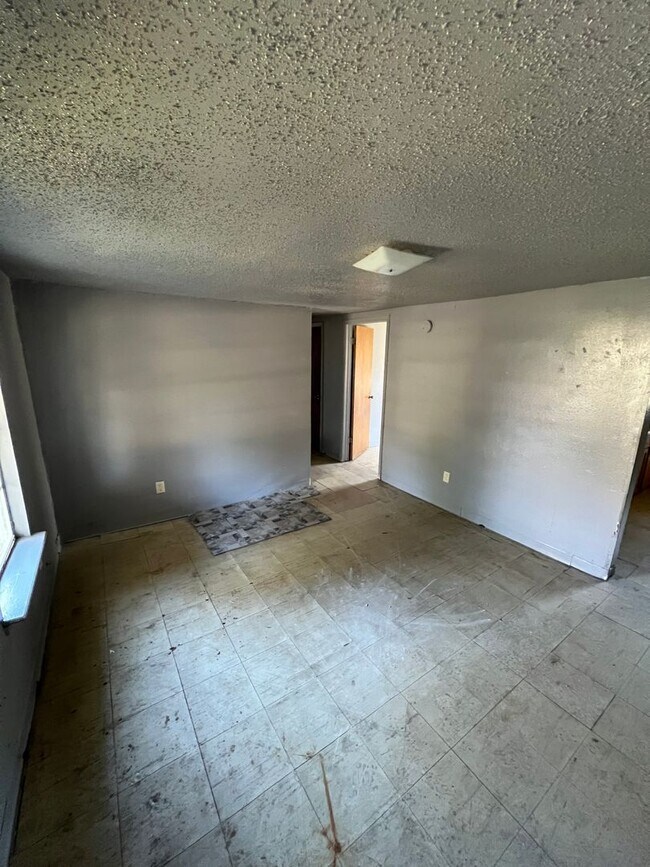 Photo - SPECIAL!! NO DEPOSIT!