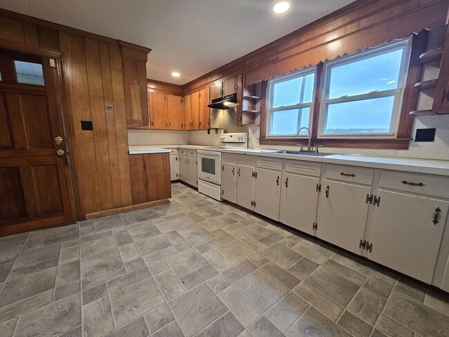 Photo - 486 Folly Rd
