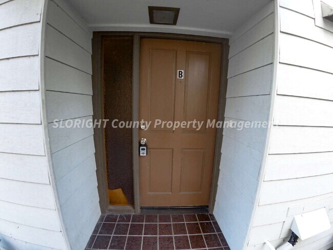 Building Photo - AVAILABLE NOW- Downstairs Paso Robles Apartment - 2 Bedroom 1 Bathroom Unit B