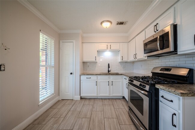 Photo - 16250 Camino Del Sol Dr