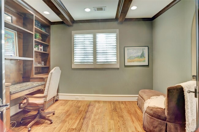 Photo - 5015 Jason St