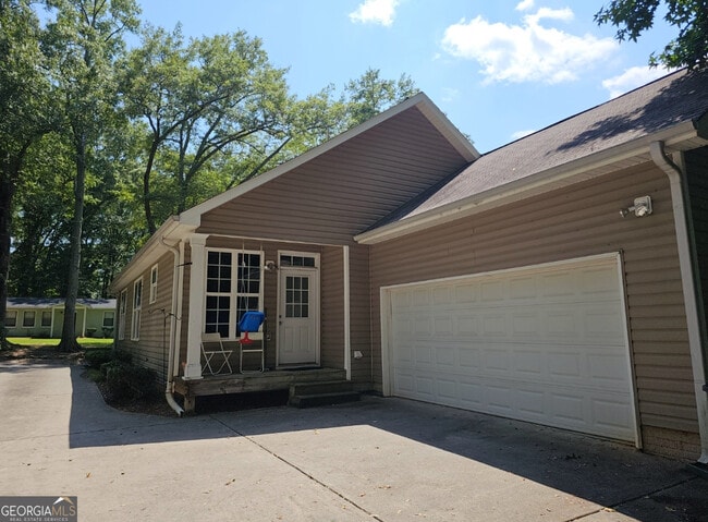 Photo - 110 Carver St