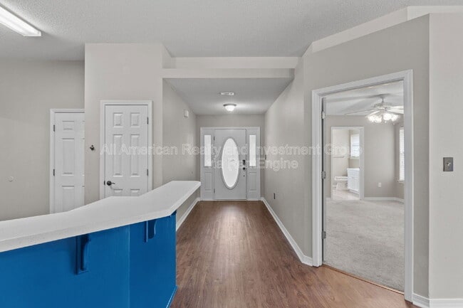 Photo - 917 Lajolla Ln