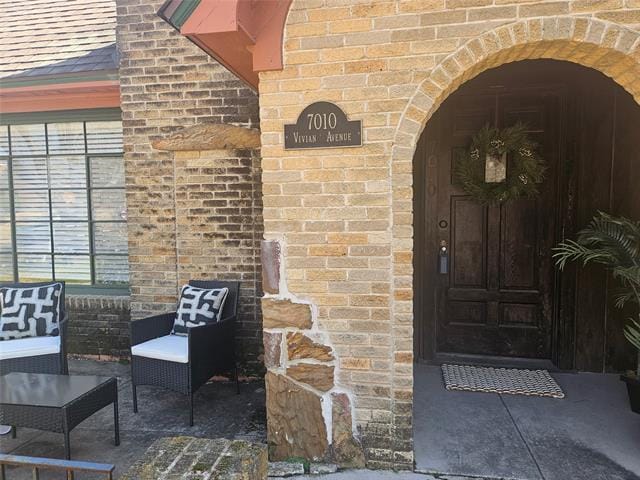 Photo - 7010 Vivian Ave