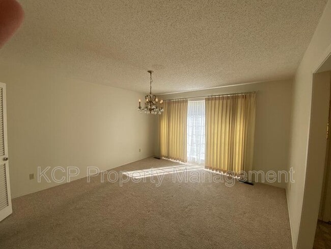 Photo - 7601 Oxford Pl