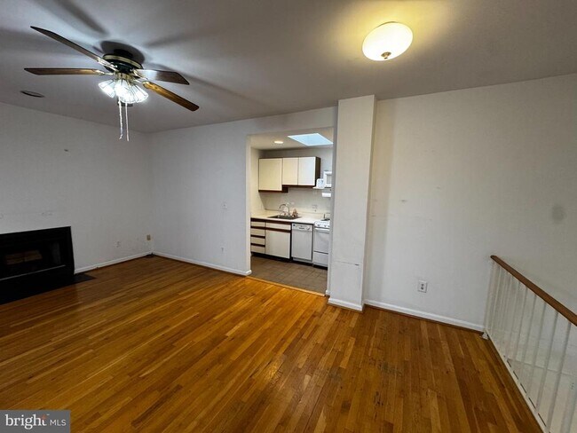 Photo - 2145 California St NW Unit 309