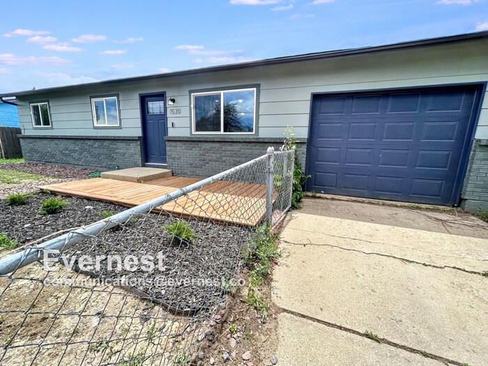 Cozy 3-Bedroom, 1-Bathroom Home in a Conve... - Cozy 3-Bedroom, 1-Bathroom Home in a Conve...