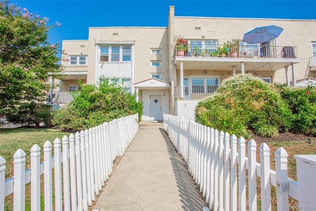 345 Shore Rd Unit 2E