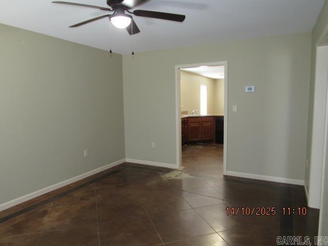 Photo - 135 Southerland Rd