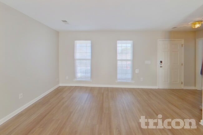 Photo - 163 Brooksong Dr