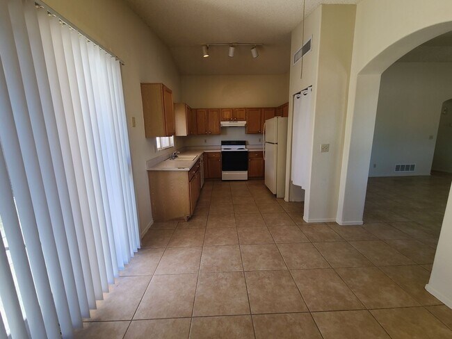 Photo - Beautiful 3 bedroom with a den - 2 bathroom