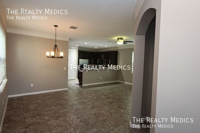 Photo - 15764 Ave Of The Arbors House