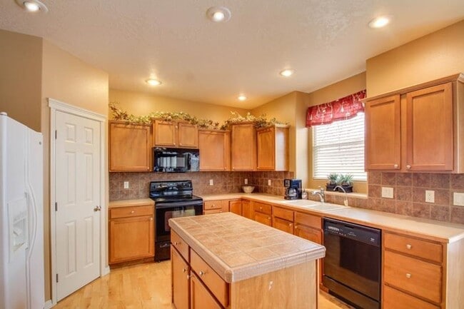Photo - 4 Bedroom Home - Meridian