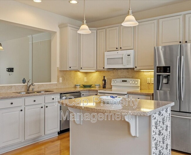 Photo - 2746 Laurel Cherry St