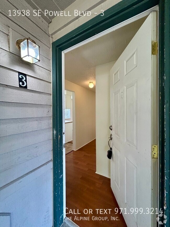 Building Photo - 13938 SE Powell Blvd Rental
