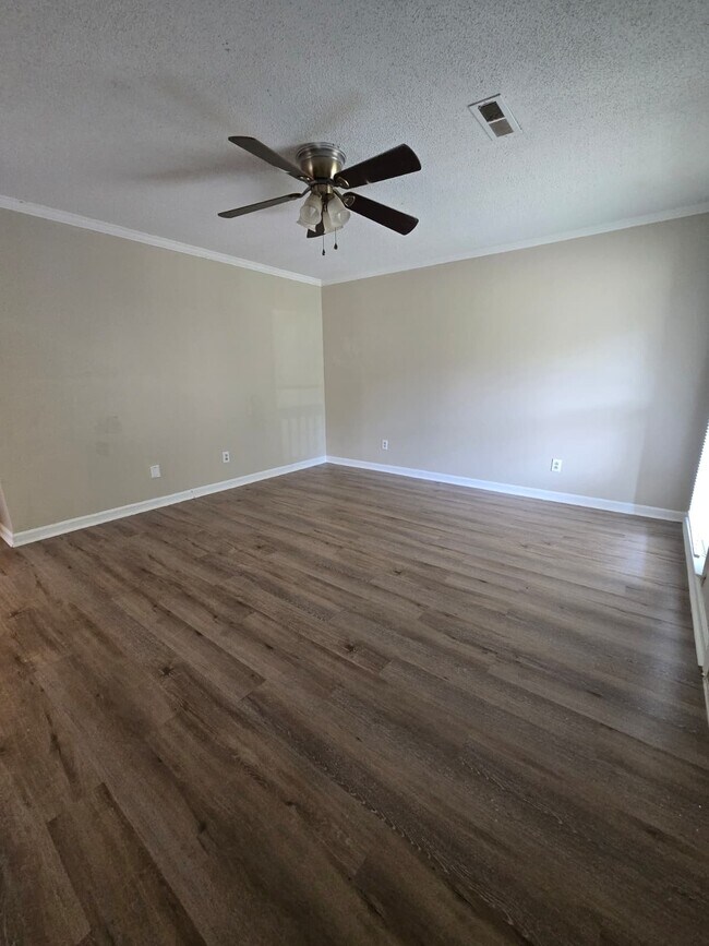 4502 Bonnell Dr NW Unidad C