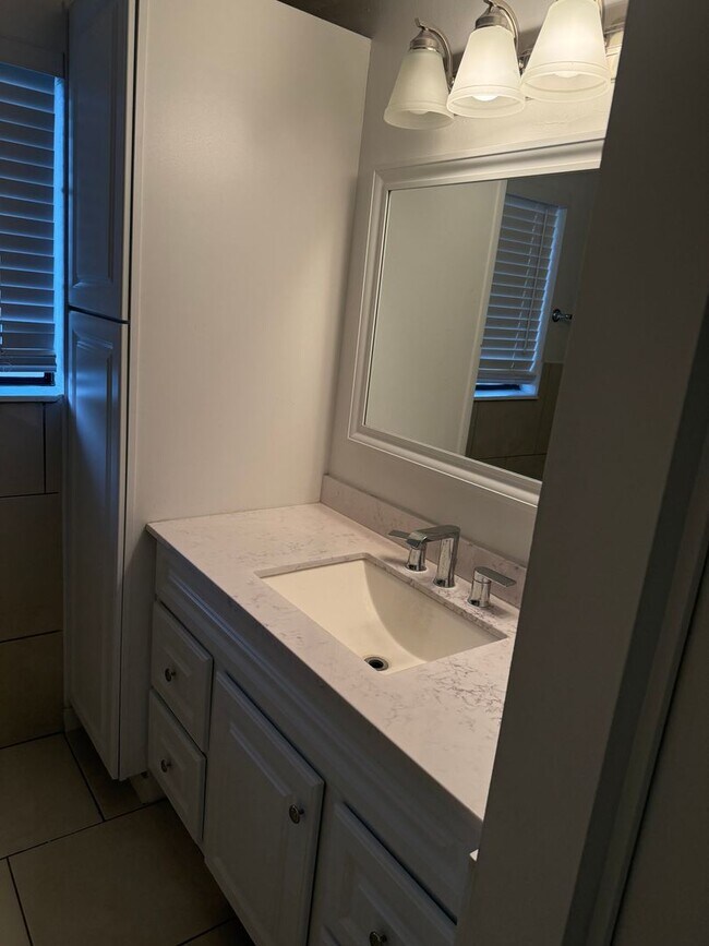 Photo - Beautiful home with lots of parking and central air