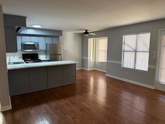 Photo - Relax and Enjoy Lake Royale! Unit D21B