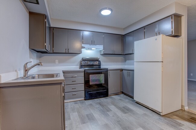 Photo - Tyee Apartments