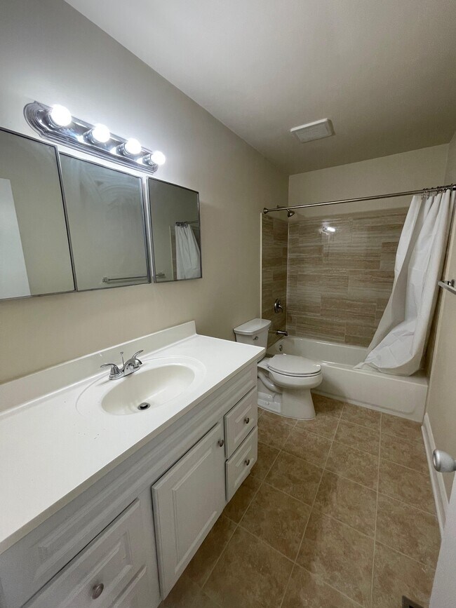 Photo - Hallam Court