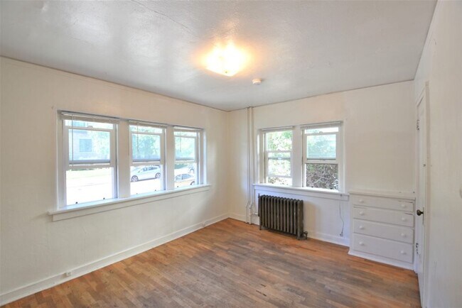 Photo - Studio on the Hill - Available Now!