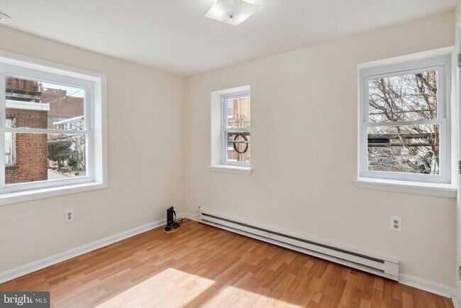Photo - 1305 N Lawrence St