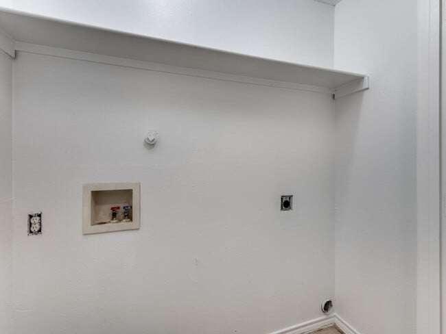 Photo - 4516 Alamosa St