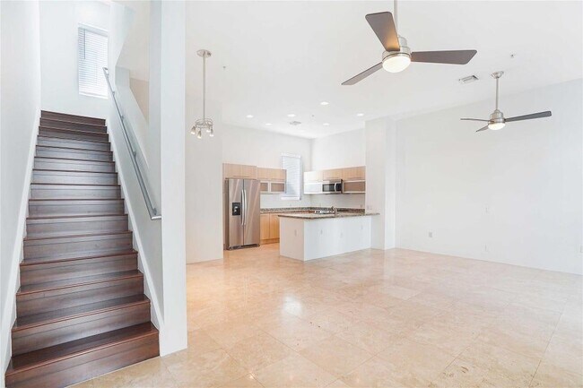 Photo - 741 NE 4th Ave