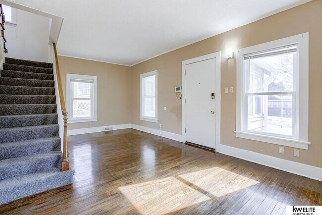 Photo - 4542 Franklin St