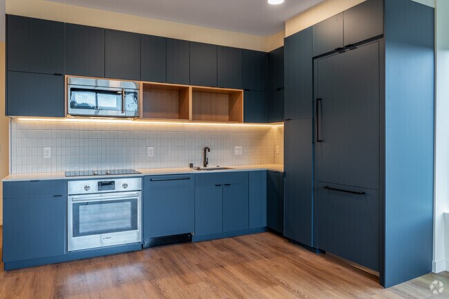 2BR, 2BA, - 1044SF - Kitchen